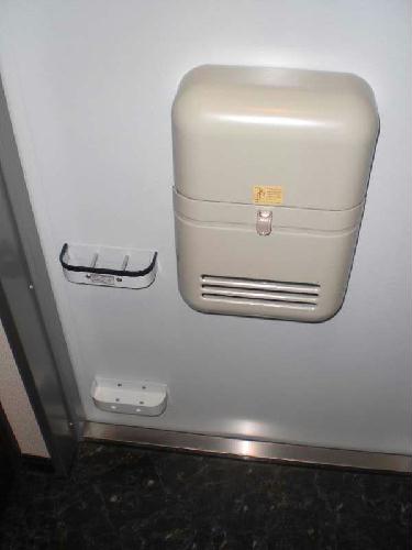 玄関　傘たて付き玄関ドア