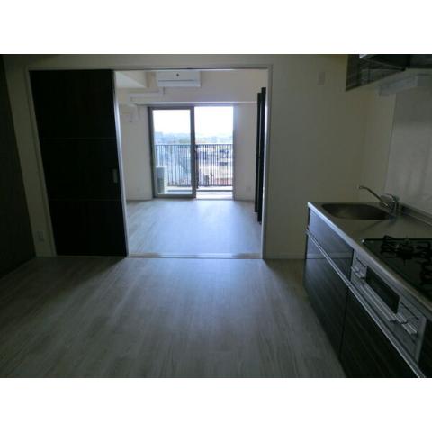 居室・リビング　室内