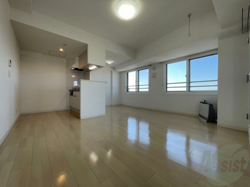 居室・リビング　広くてキレイなお部屋が広がっていて、充実した生活が送れそう。