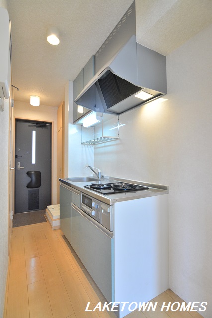 キッチン　上部にも収納のあるキッチンです。