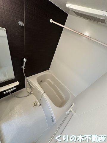 バス・シャワールーム　反転タイプのお部屋です（現況を優先します）