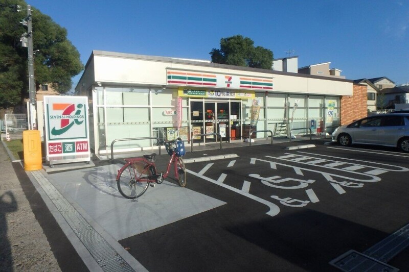 コンビニ　セブンイレブン百楽荘店（コンビニ）まで327m