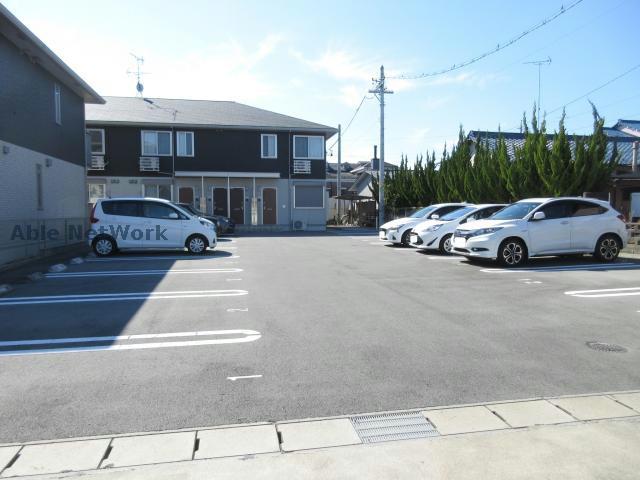 駐車場　駐車場