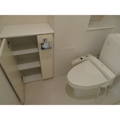 トイレ　■温水洗浄便座■収納付き