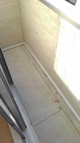 バルコニー　暖かな日差しのふりそそぐバルコニー