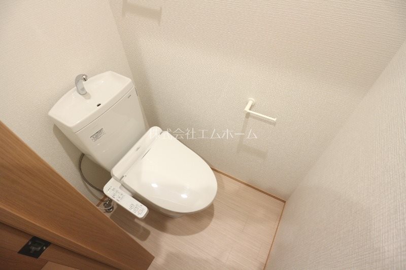 トイレ　温水洗浄暖房便座付トイレ