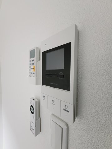 セキュリティ　モニター付きインターホン ＊別室参考