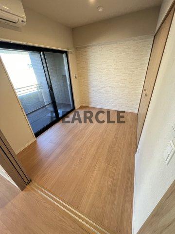 その他部屋・スペース　開放的な寝室です