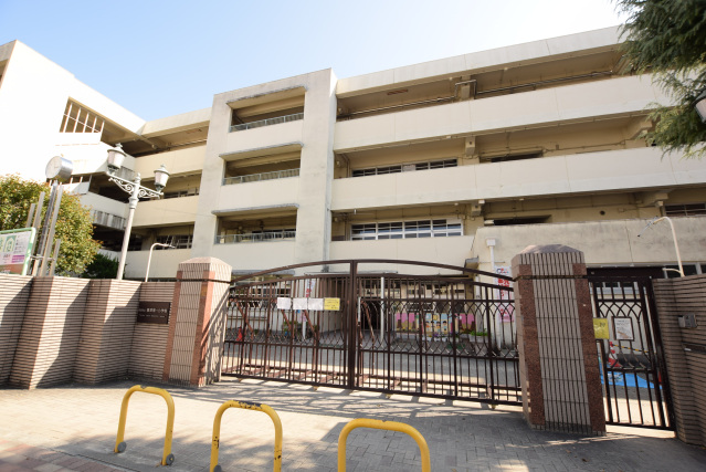 小学校　吹田市立豊津第一小学校（小学校）まで653m