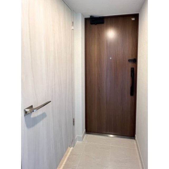 玄関　※写真は同タイプ住戸です。