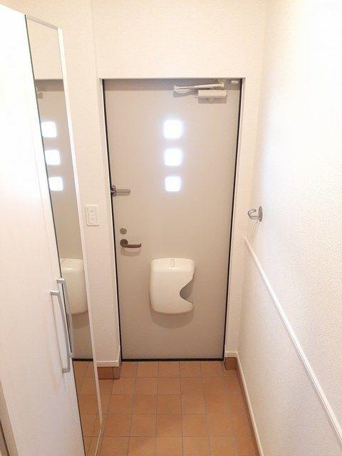 アルバ ファウスト Iの玄関写真