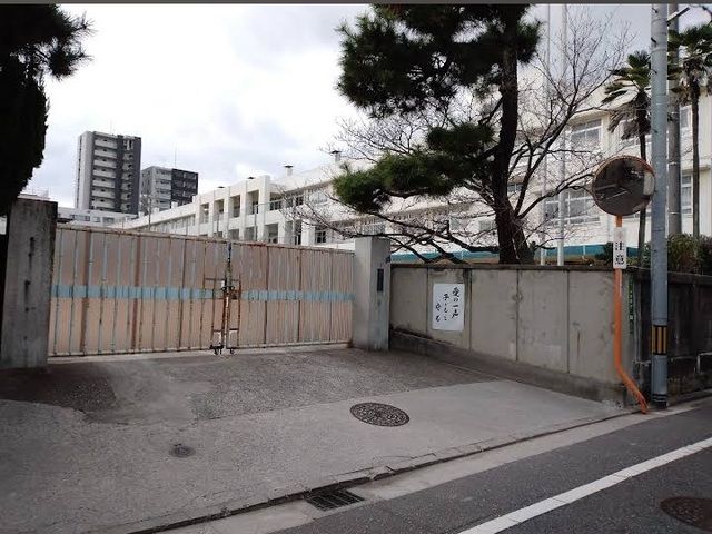 小学校　比治山小学校（小学校）まで450m