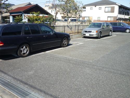 駐車場　敷地内駐車場