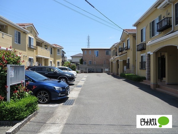駐車場　駐車場