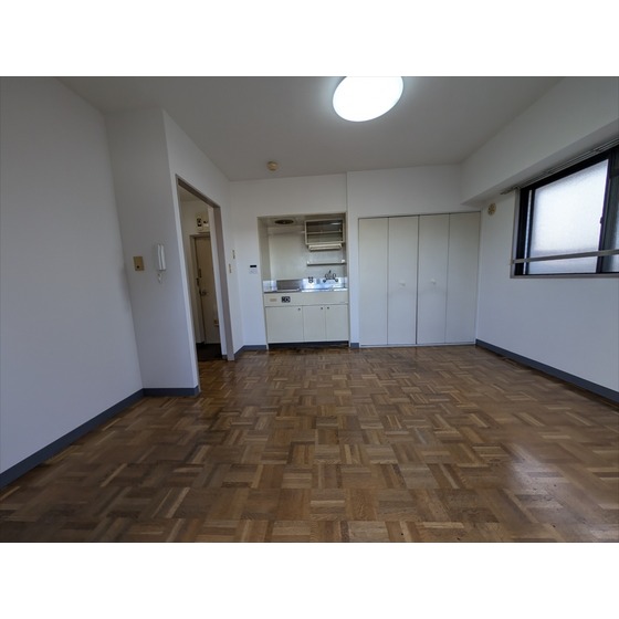 居室・リビング　３階の角部屋です