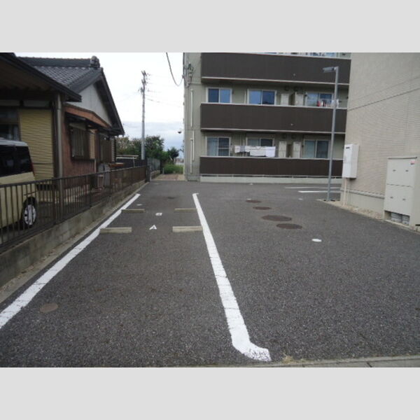 その他　駐車場入り口
