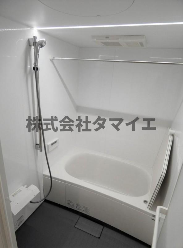 バス・シャワールーム　落ち着いた空間のお風呂です