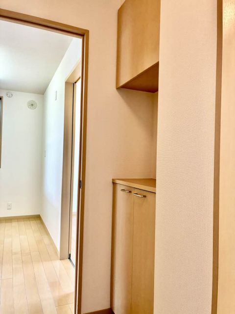 フェリスタージュFの玄関写真