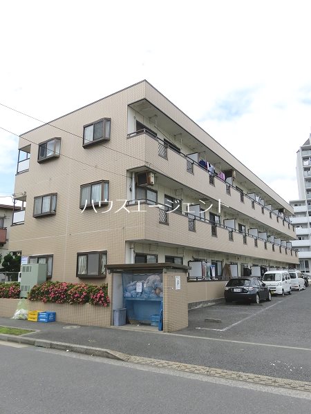 建物外観　鉄骨造3階建てのマンションタイプです