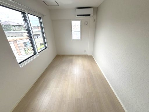 MOK-TERRACE SHINKEMIGAWAの居間写真