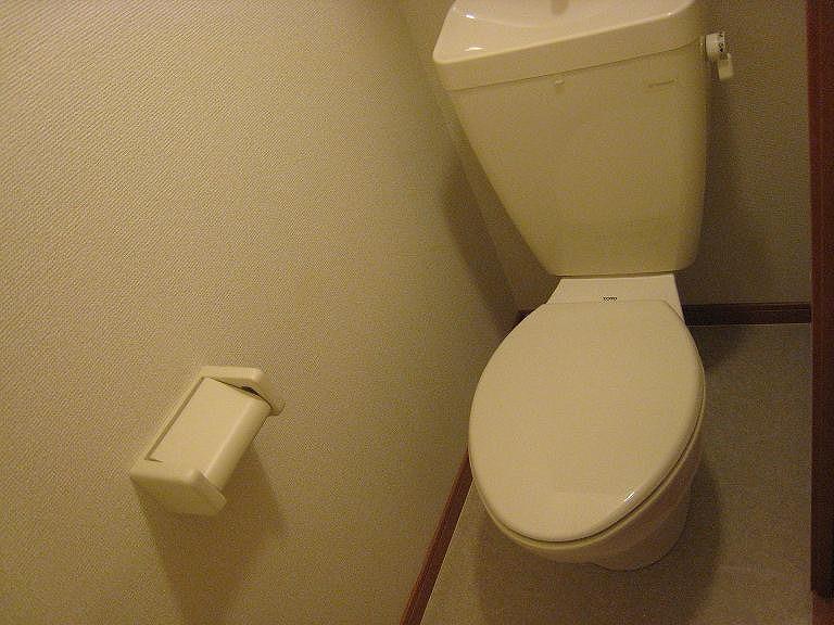 ＪＲ山陽本線 網干駅 徒歩11分 2階建 築20年のトイレ写真