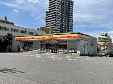 コンビニ　デイリーヤマザキ　安城相生町店（コンビニ）まで215m