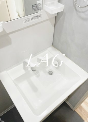 洗面設備　独立洗面台になります。