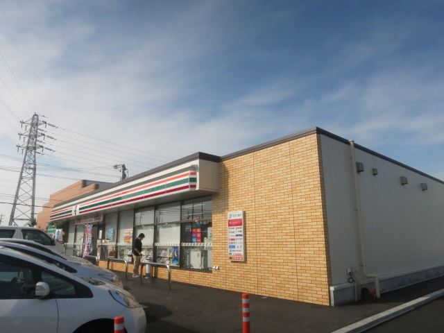 コンビニ　セブンイレブン（コンビニ）まで840m