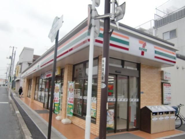 コンビニ　セブンイレブン（コンビニ）まで300m