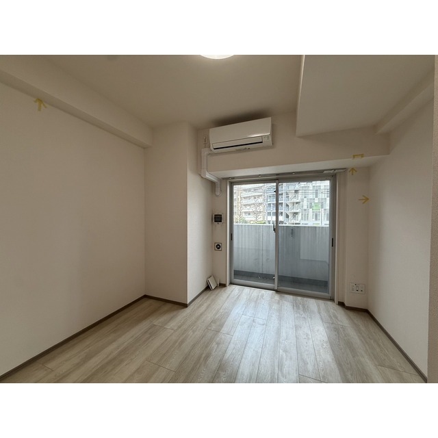 居室・リビング　同建物内、別のお部屋の参考写真になります。