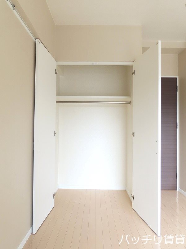 収納　同型タイプの為、現況を優先致します。