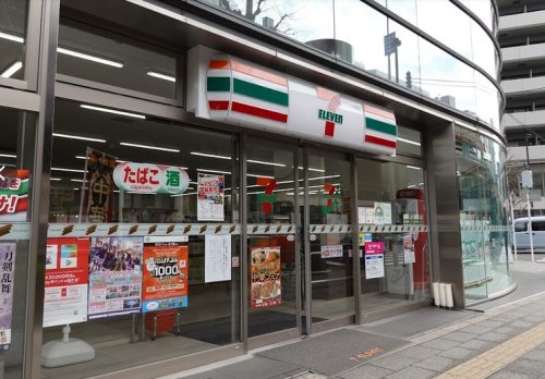 コンビニ　セブンイレブン 千代田岩本町3丁目店（コンビニ）まで118m