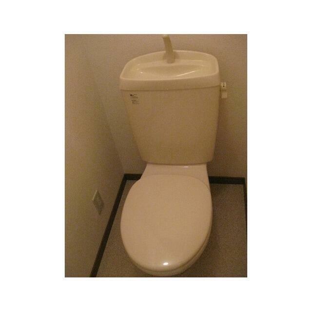 トイレ　※他のお部屋の参考写真です