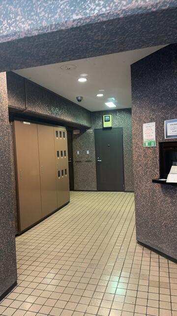 ロビー　?