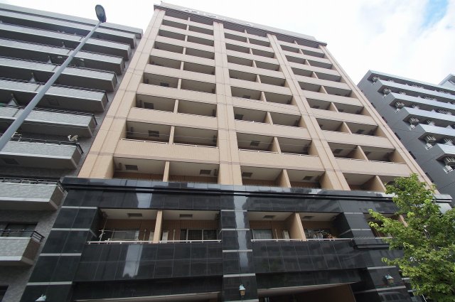 建物外観　複数路線利用可能のマンションです。