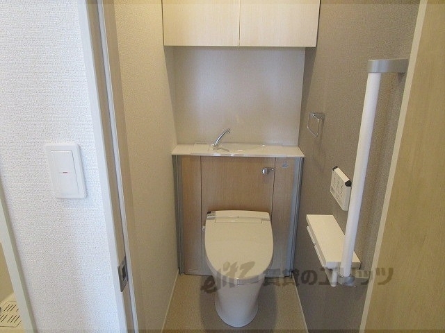 シャルマン東寺南4のトイレ写真