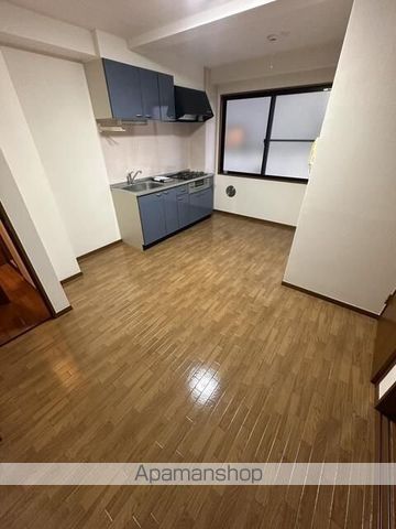 シャトー晴偕の居間写真
