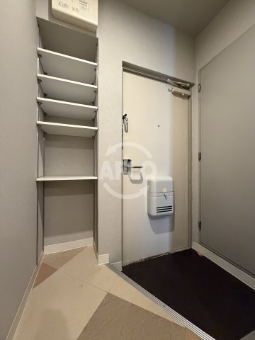 玄関　コンフィデンス西本町