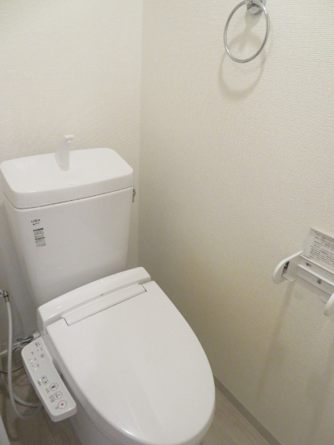 トイレ　※同タイプ別部屋の写真です。実際と異なる場合がございます