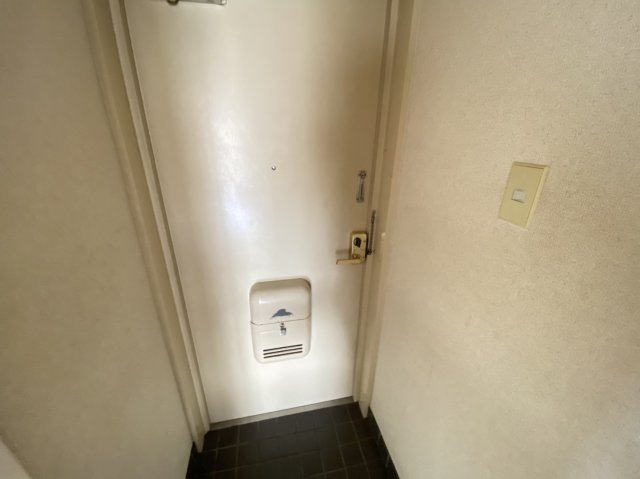 都営大江戸線 豊島園駅 徒歩7分 3階建 築38年の玄関写真