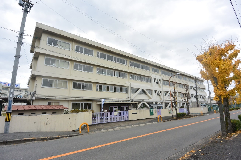 小学校　寝屋川市立木田小学校（小学校）まで954m