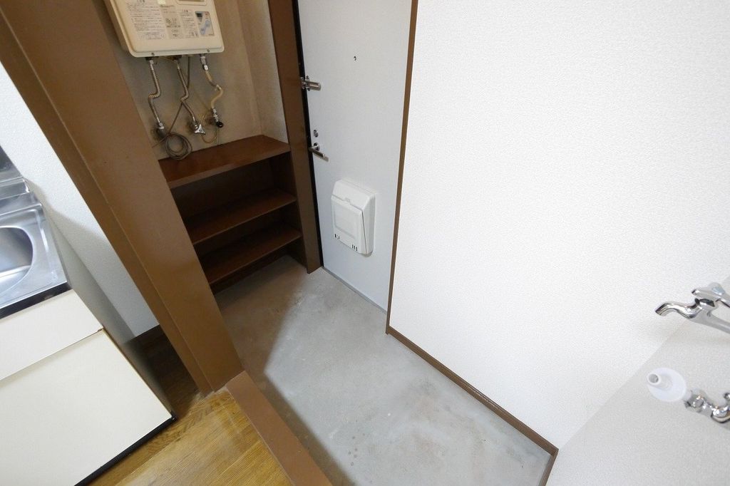 ブルースカイコーポ2号棟の玄関写真