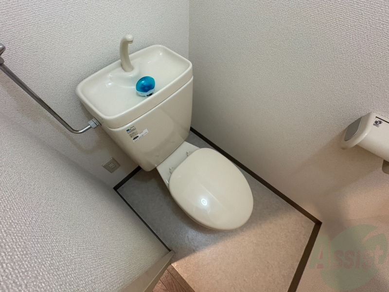 トイレ　ウォシュレット機能がついたトイレ。安心して使用できますね。
