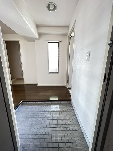 玄関　収納もある玄関です