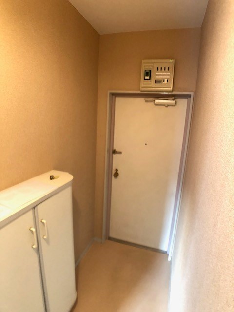 東急東横線 元住吉駅 徒歩15分 2階建 築34年の玄関写真