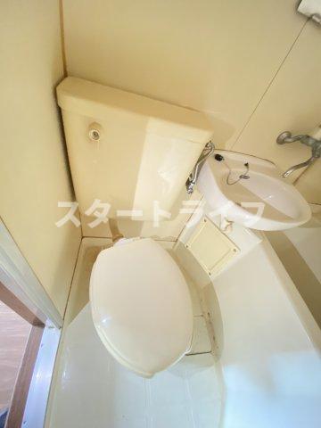 地下鉄御堂筋線 東三国駅 徒歩8分 4階建 築36年のトイレ写真