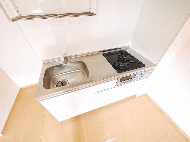 キッチン　コンパクトなキッチンで掃除もラクラク