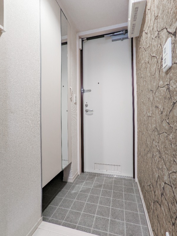 ＪＲ高崎線 新町駅 徒歩58分 2階建 築15年の玄関写真