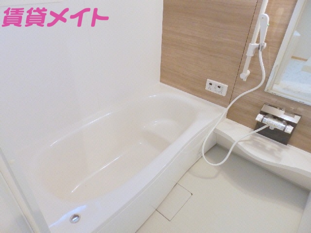 バス・シャワールーム　同型参考写真