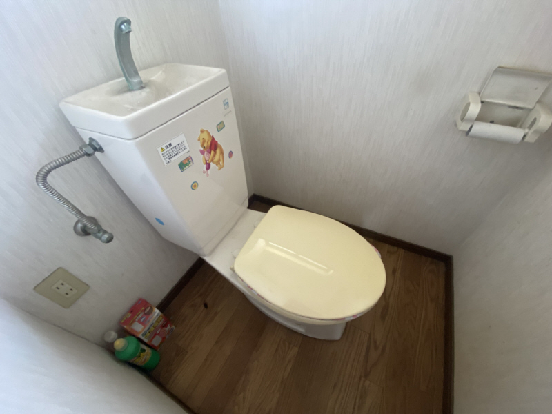トイレ　※クリーニング前の写真になります